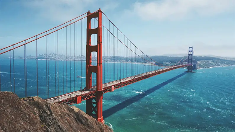 10 Creepy Facts About Popular Tourist Attractions