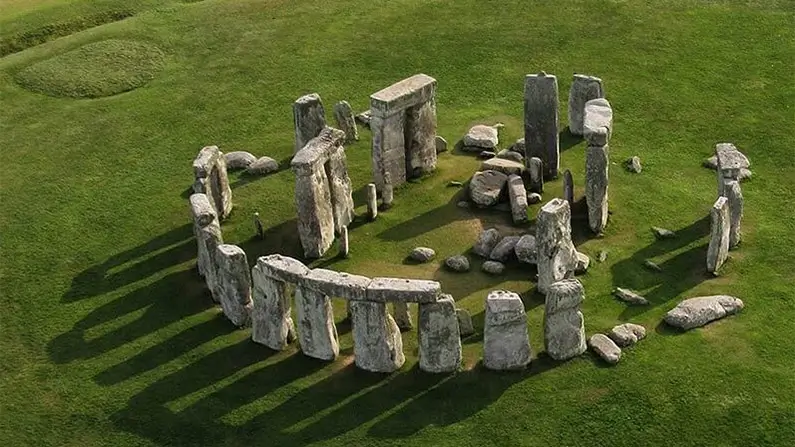 10 Creepy Facts About Popular Tourist Attractions