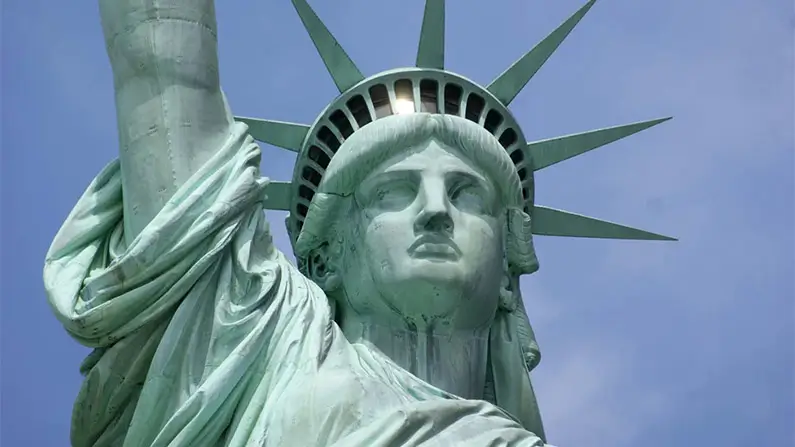 10 Creepy Facts About Popular Tourist Attractions