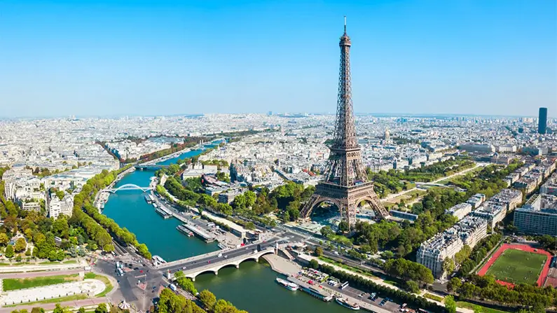 The Eiffel Tower: 10 Facts That Will Make You Raise an Eyebrow